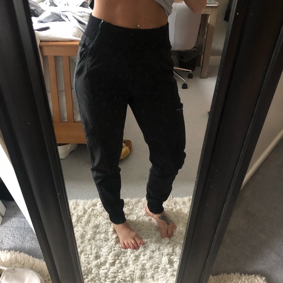 cherokee jogger scrub